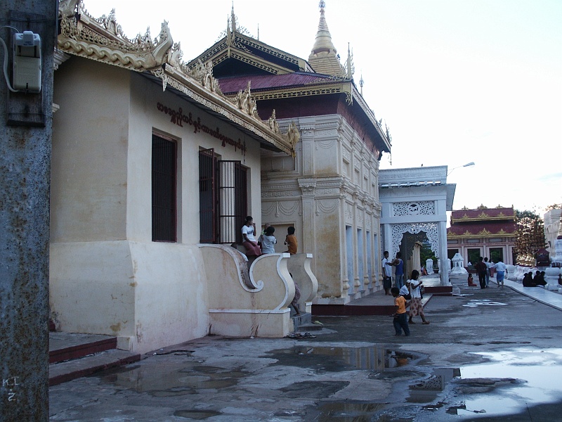 PICT3098_Shwezigon.JPG