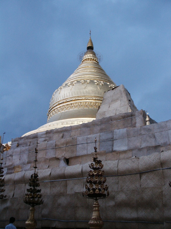 PICT3099_Shwezigon.JPG