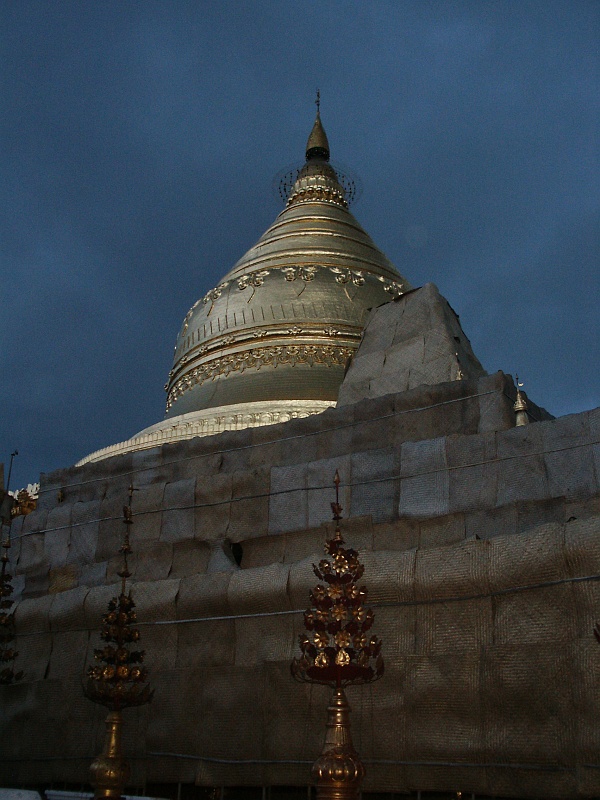 PICT3100_Shwezigon.JPG